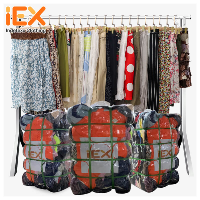 Media Falda De Algodón De Mujer Usada: Comodidad Y Bonito.