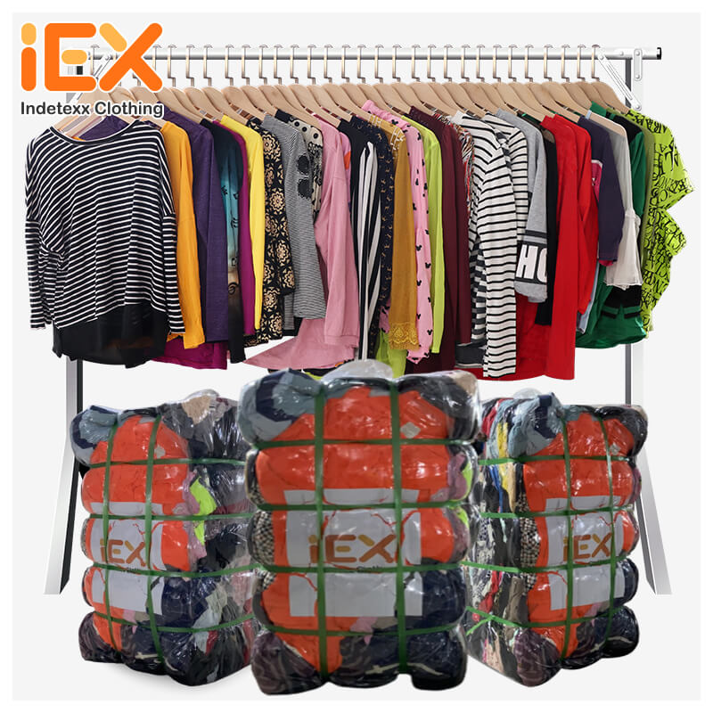 Camiseta Larga Usada de Mujer L/S: Comodidad y Estilo Sostenible.