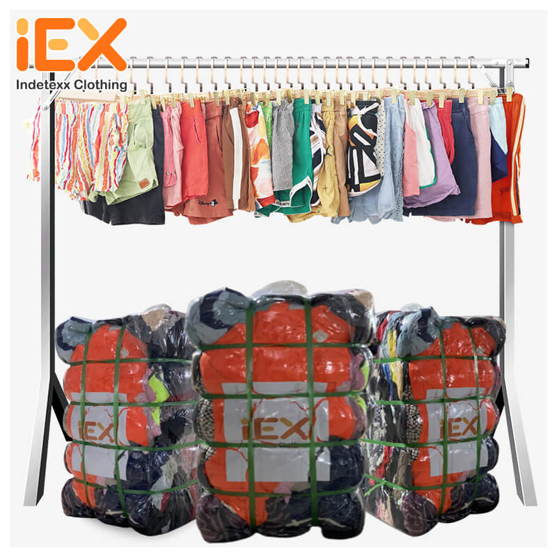 Pantalones Cortos Elásticos Usados: Comodidad y Estilo en un Paquete