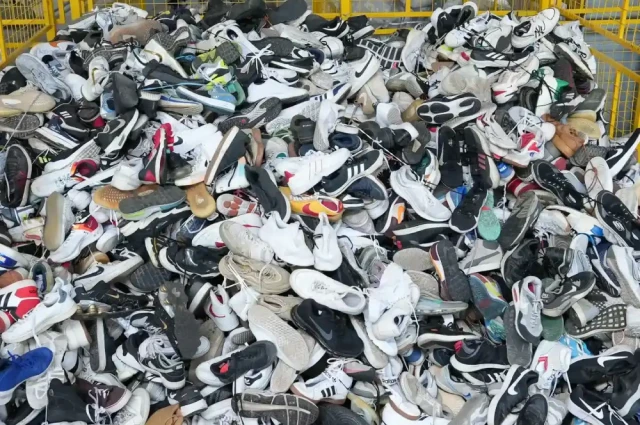 ¿Es bueno o malo regalar zapatos usados