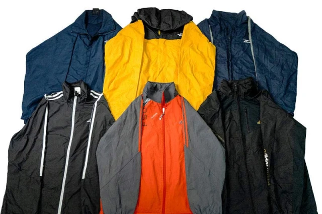 ¿Se puede encontrar ropa de marca en fardos americanos