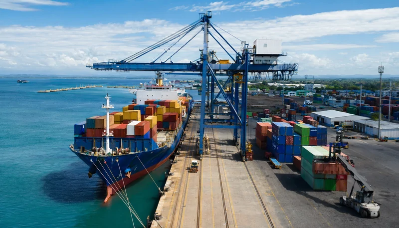 Puerto de contenedores en Guatemala, logistica de importacion de ropa americana